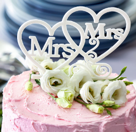 Mrs & Mrs Wedding cake